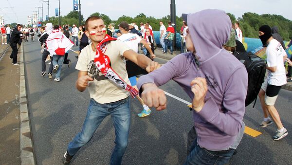 Столкновение российских и польских болельщиков в Варшаве