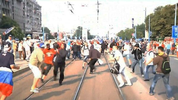 Нападение на российских болельщиков в Варшаве. Кадры потасовки 