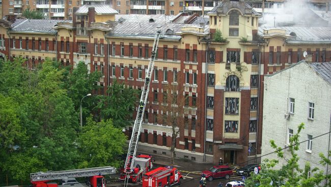 Пожар в административном здании в Москве