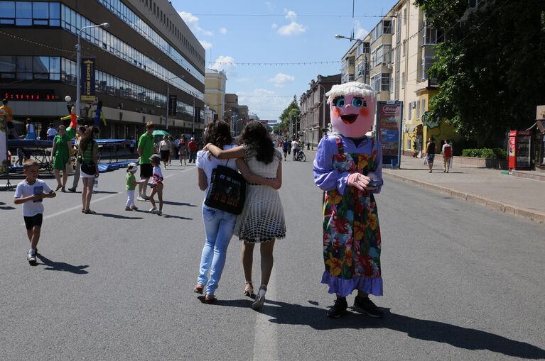 Праздничные мероприятия проходили по всему городу. Но центро Праздничные мероприятия проходили по всему городу. Но центро