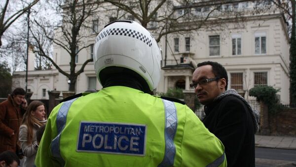 Лондонская полиция взорвала неправильно припаркованный автомобиль