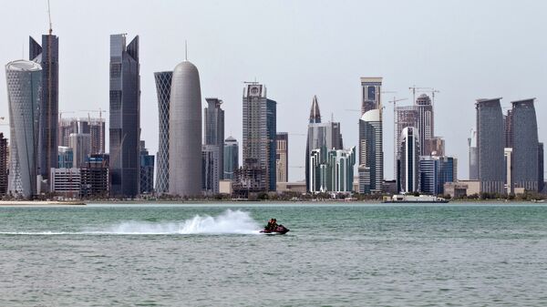Небоскреб Doha Tower в столице Катара Дохе. Архив