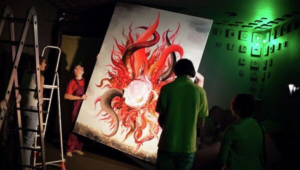 Демонтаж арт-проекта Апокалипсис и Возрождение в Шоколадном доме в Киеве