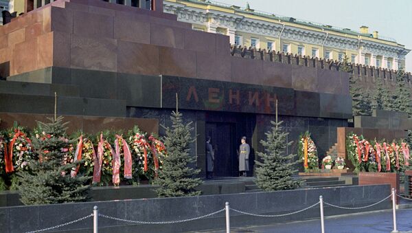 Вид на Мавзолей В.И. Ленина. Архивное фото
