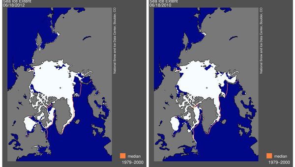 Ледовый покров в Арктике в июне 2012 (слева) и в июне 2010 года (справа)
