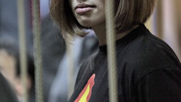 Суд в Москве продлил арест одной из участниц Pussy Riot Толоконниковой
