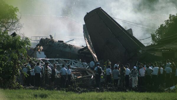 Число жертв авиакатастрофы в Индонезии возросло до одиннадцати