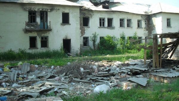 В Бердске уже несколько лет стоят расселенные дома