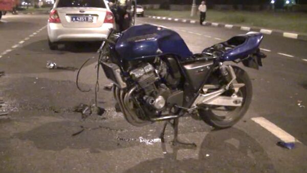 В Южном Бутово легковушка столкнулась с мотоциклами. Погиб один человек