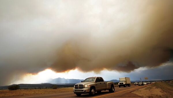 Дым от лесного пожара в Колорадо
