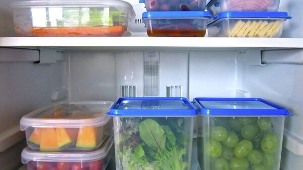 Пластиковые контейнеры для хранения еды
