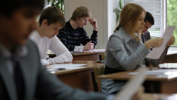 Более 25 тысяч российских школьников не сдали ЕГЭ в 2012 году