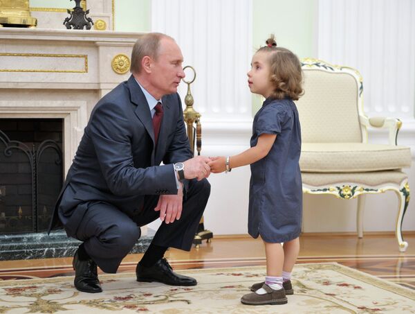 В.Путин встретился с девочкой, которой пересадили сердце