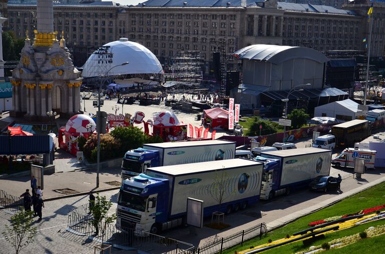 предпоследний день Евро2012 в Киеве. Концерт Элтона Джона и 