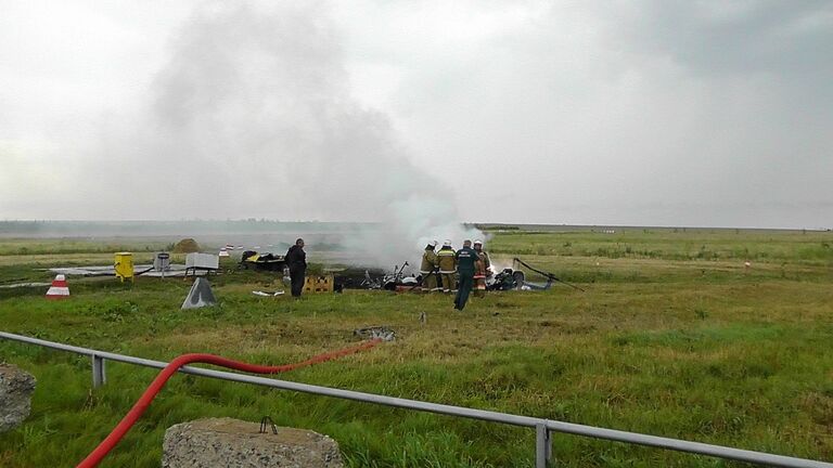 Вертолет Ми-2, загоревшийся в понедельник утром в Оренбурге