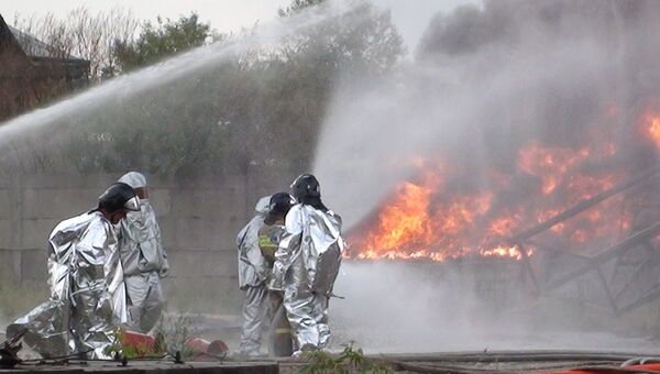 Тушение пожара на нефтехранилище в Ангарске