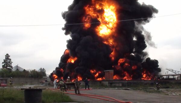 Пожар на нефтехранилище в Ангарске