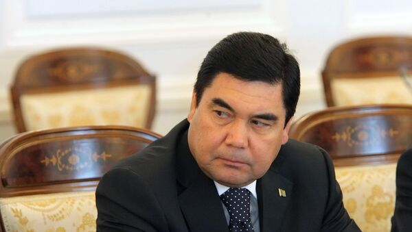 Президент Туркмении подарил крестьянам Cadillac Escalade