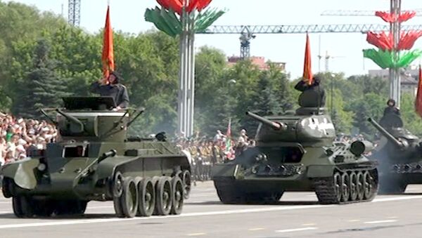 Танки Т-34, СУ-100 и ЗРК на параде в честь Дня независимости Белоруссии