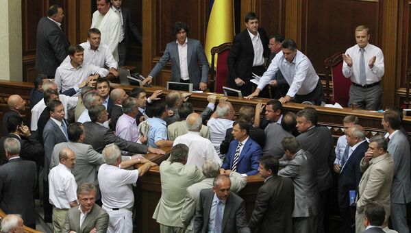 Ситуация на голосовании по законопроекту о русском языке на заседании парламента Украины