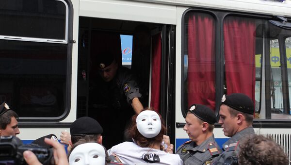 Задержание участников акции в поддержку участниц группы Pussy Riot у Таганского суда