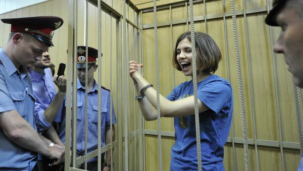 Участница Pussy Riot Толоконникова объявила голодовку