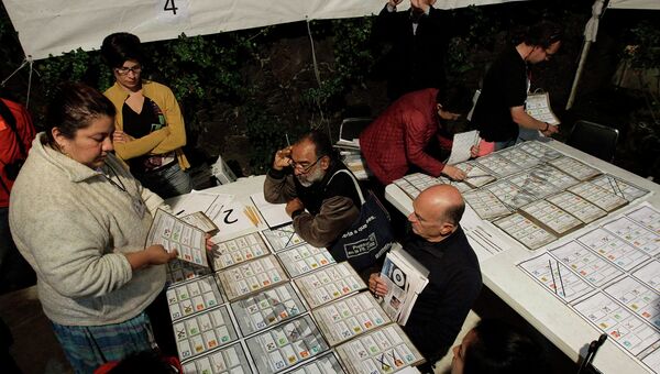 Проверка и пересчет голосов на прошедших выборах в Мексике