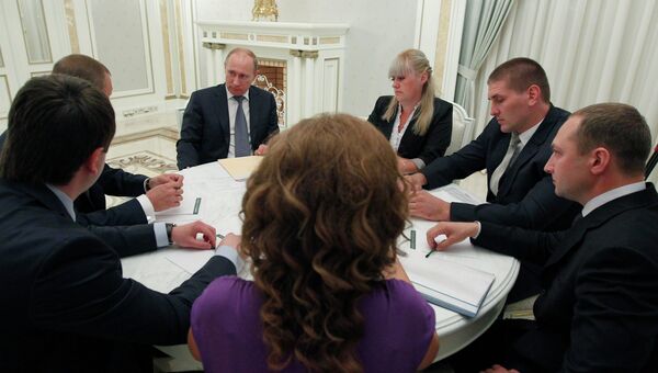 В.Путин встретился с представителями Брянской области