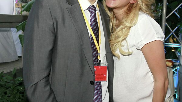 Сергей Новиков с супругой на вручении премии Медиа-Менеджер России-2012