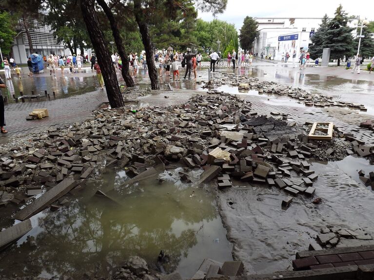 ливень дождь наводнение Геленджик Краснодарский край Кубань стихия