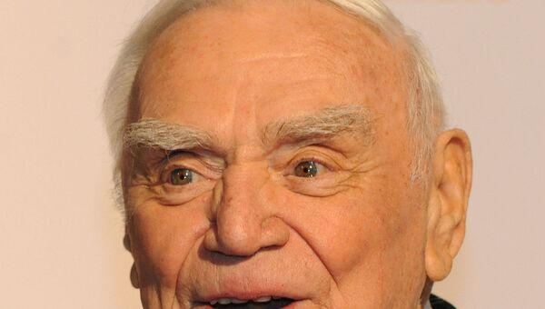 Американский актер Эрнест Боргнайн скончался в возрасте 95 лет