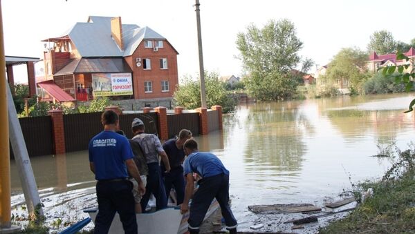 Cпасатели Ростовской области помогают Крымску, пострадавшему от наводнения