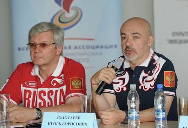 Игорь Золотарев (справа)