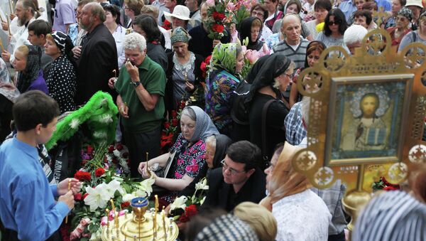 Панихида по погибшим в автокатастрофе на Украине