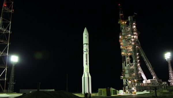 Пуск ракеты Протон-М с космическим аппаратом Сириус-5