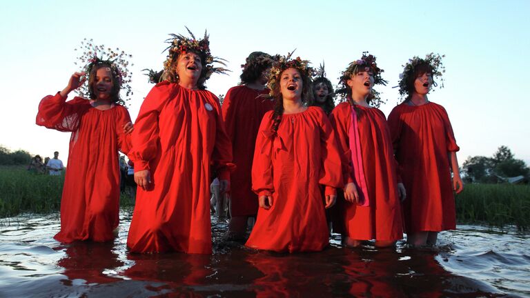 Шаршамайтын купе порно оқиғасы (барлық бөліктер)