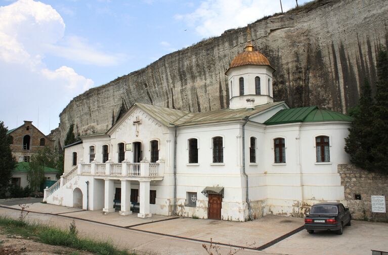 Инкерманский Свято-Климентовский монастырь и развалины крепо