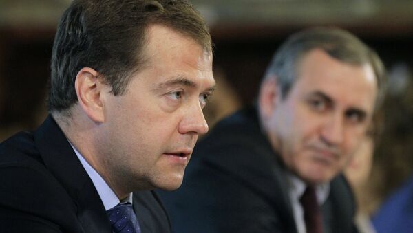 Дмитрий Медведев и Сергей Неверов. Архивное фото