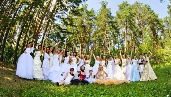 Парад невест в Серпуховском районе Подмосковья