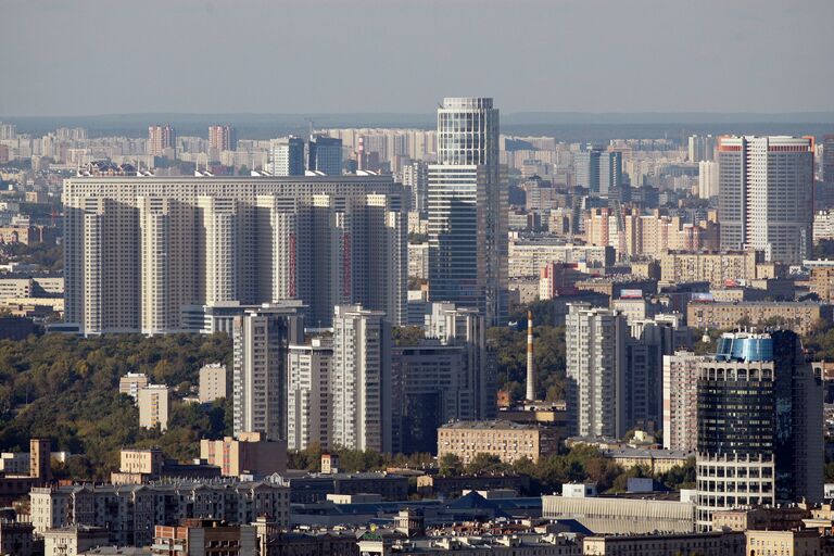 Вид на Москву с верхнего этажа МГУ