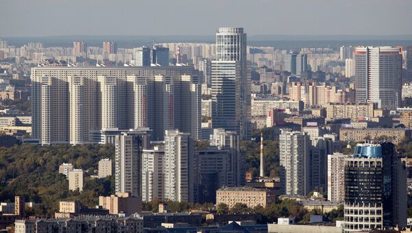Вид на Москву с верхнего этажа МГУ. Архивное фото