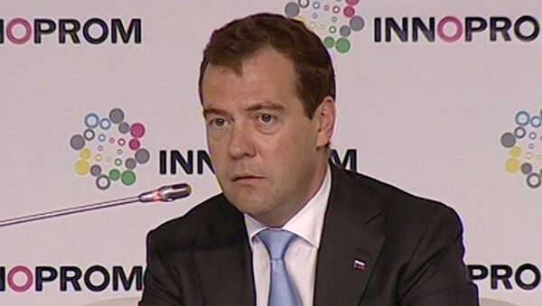 Медведев о двойственной роли таможни в российской экономике