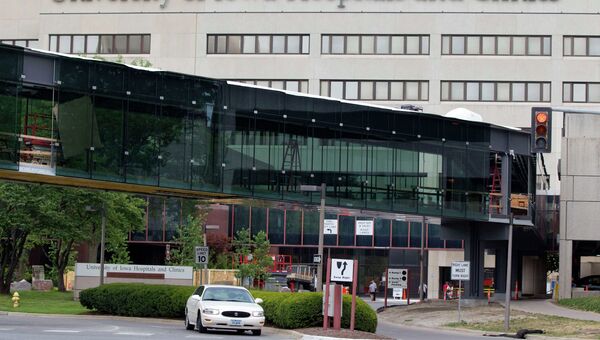 Больница, в которой находится после попытки самоубийства американский бизнесмен Рассел Вейзендорф, арестованный за мошенничество