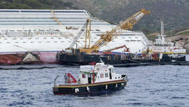 Лайнер Costa Concordia, затонувший у берегов Италии