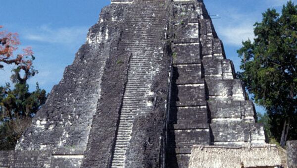 За этим храмом находится самое древнее водохранилище на территории майанского города Тикаль