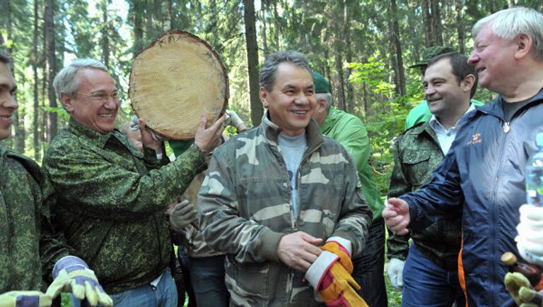 Сергей Шойгу принял участие в Дне леса в Красногорске