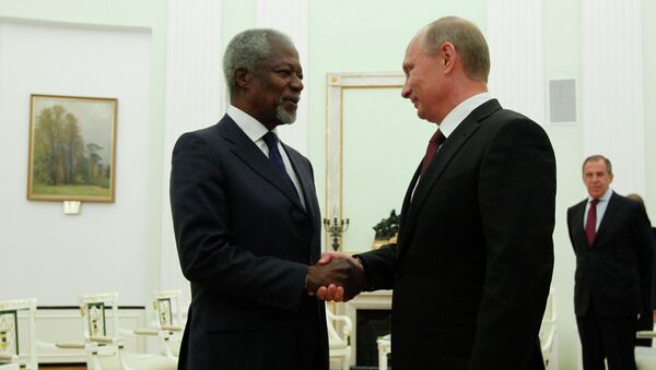 Президент России Владимир Путин и бывший генсек ООН Кофи Аннан. Архивное фото