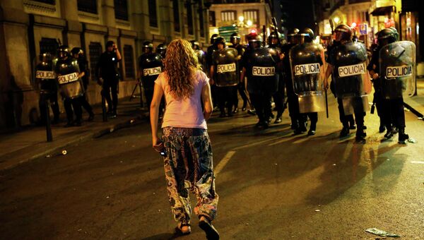 В столкновениях полиции с демонстрантами в Мадриде ранены 6 человек