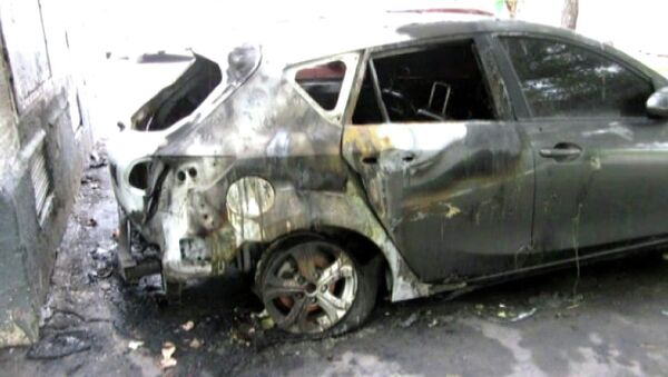 На юге Москвы во дворе дома ночью сгорел автомобиль