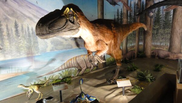 Пернатые динозавры на выставке в Токио